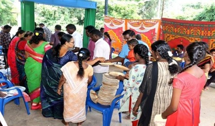Devotees participating